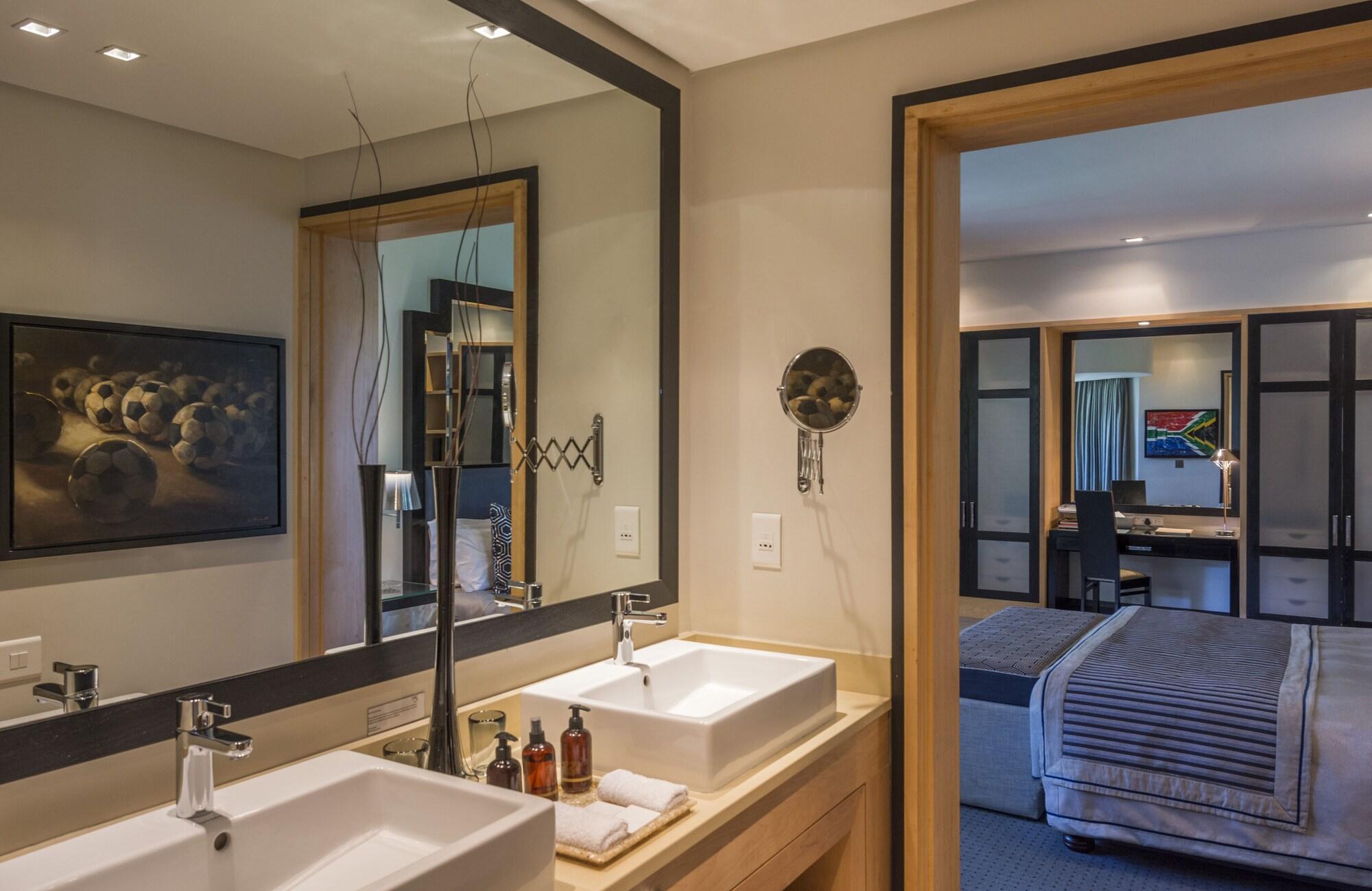 Hotel No5 Boutique Art By Mantis Port Elizabeth